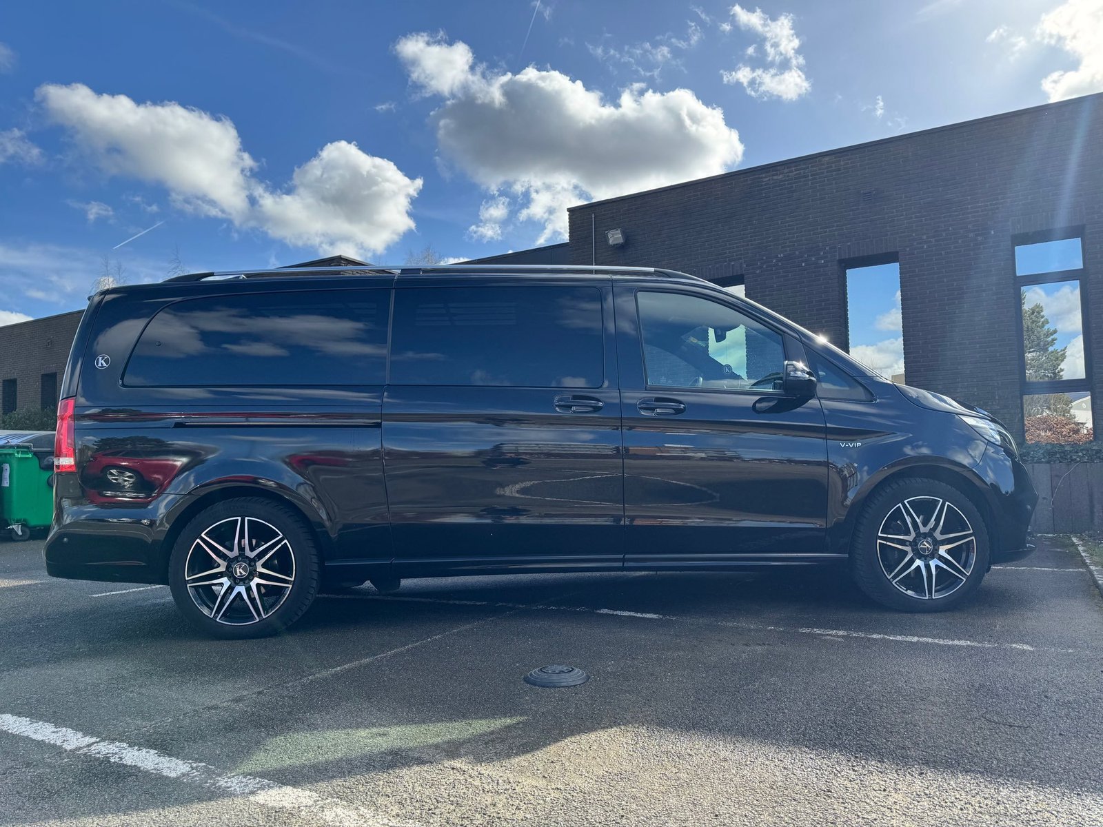 Mercedes-Benz V 300d AMG Line – Image 6
