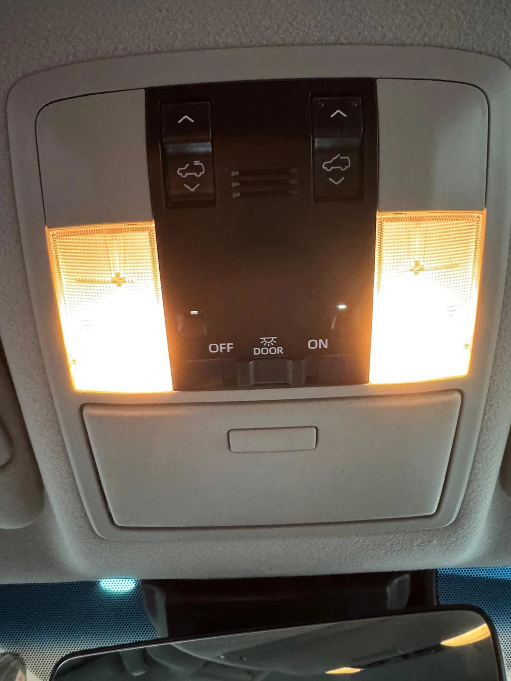 TOYOTA Land Cruiser 2.8TD Invincible – Image 11