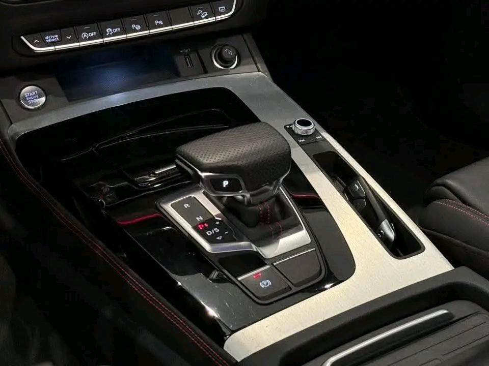 Audi Q5 40TDI – Image 21