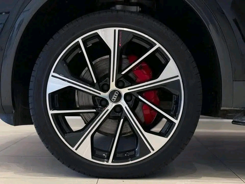 Audi Q5 40TDI – Image 5