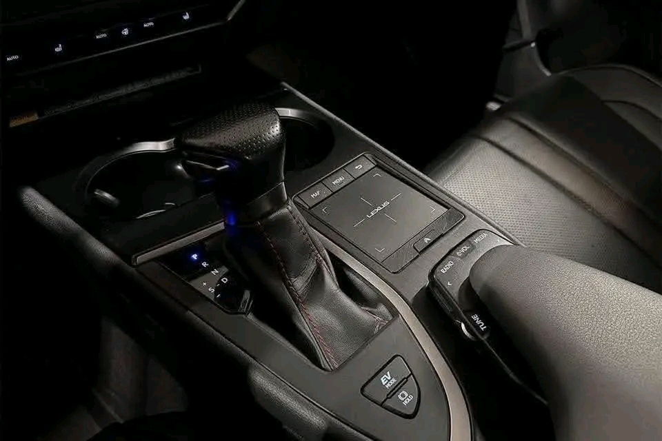 Lexus UX Hybrid/4WD/F-Sport/Head Up – Image 16