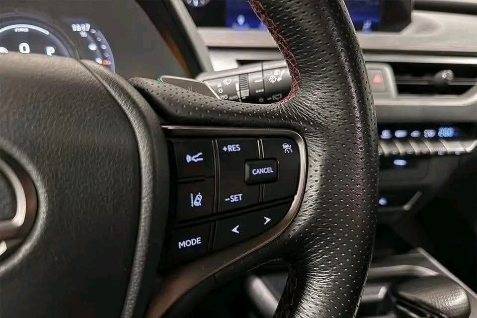 Lexus UX Hybrid/4WD/F-Sport/Head Up – Image 14