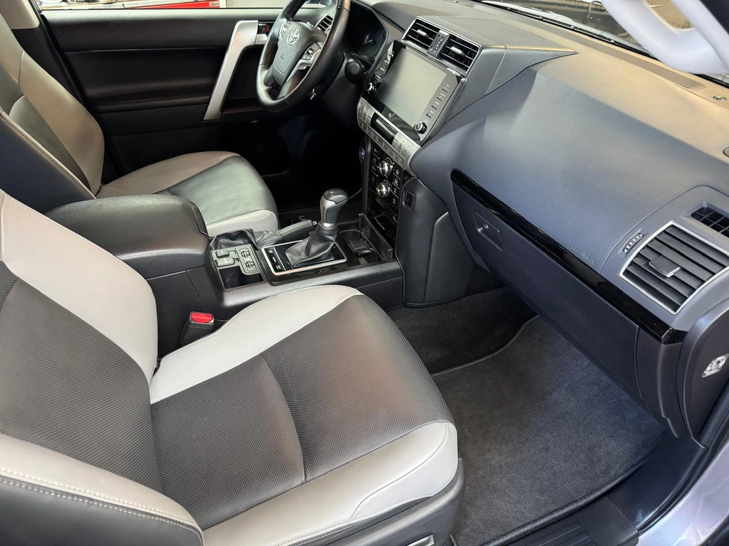 TOYOTA Land Cruiser 2.8TD Invincible – Image 12