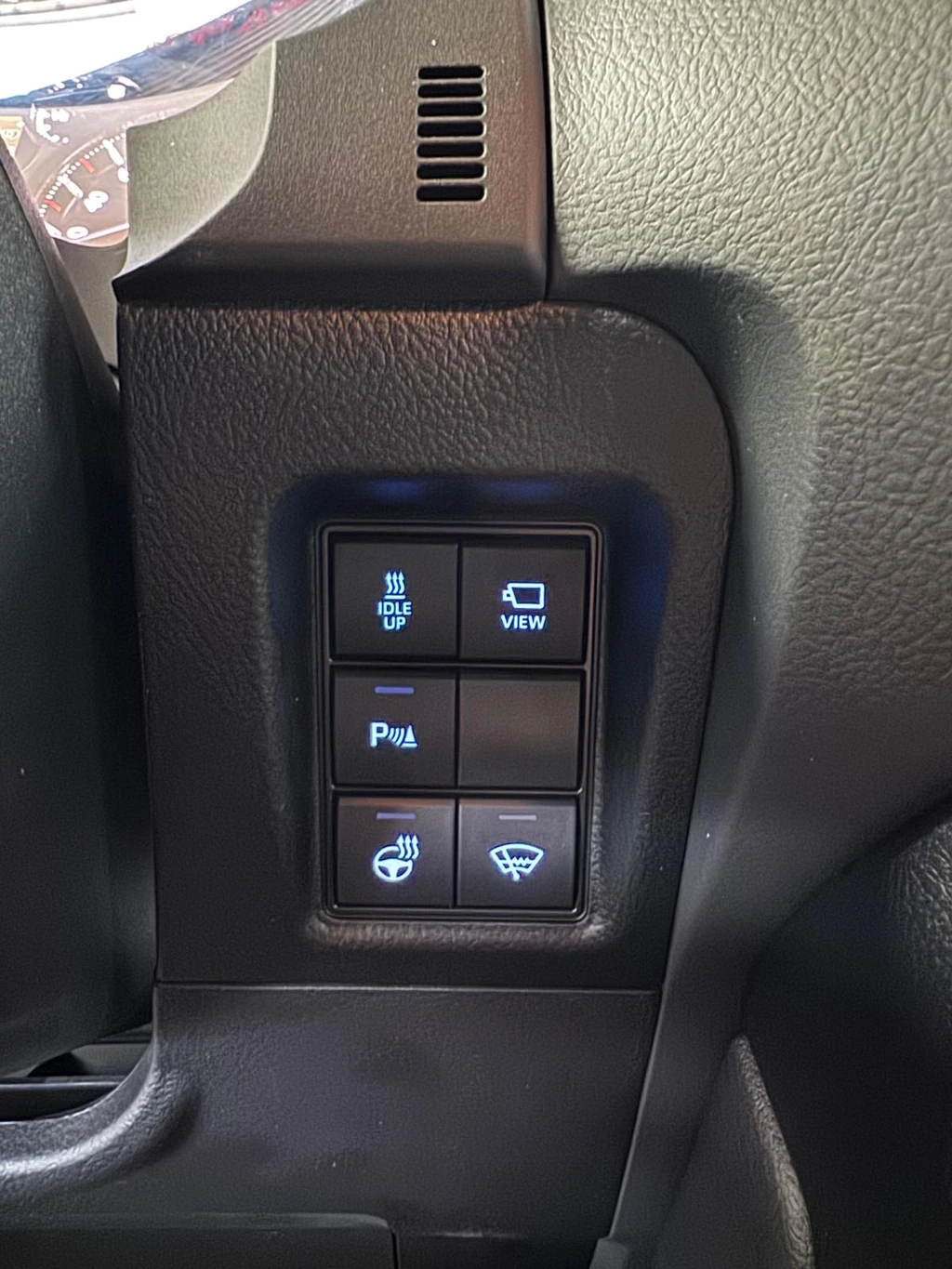 TOYOTA Land Cruiser 2.8TD Invincible – Image 5