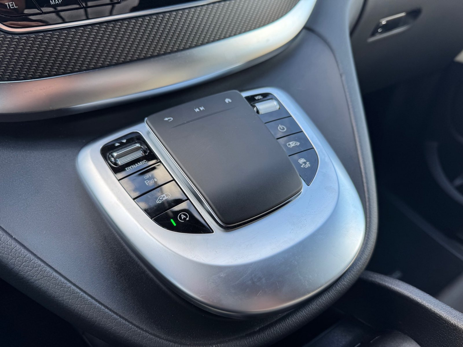 Mercedes-Benz V 300d AMG Line – Image 16