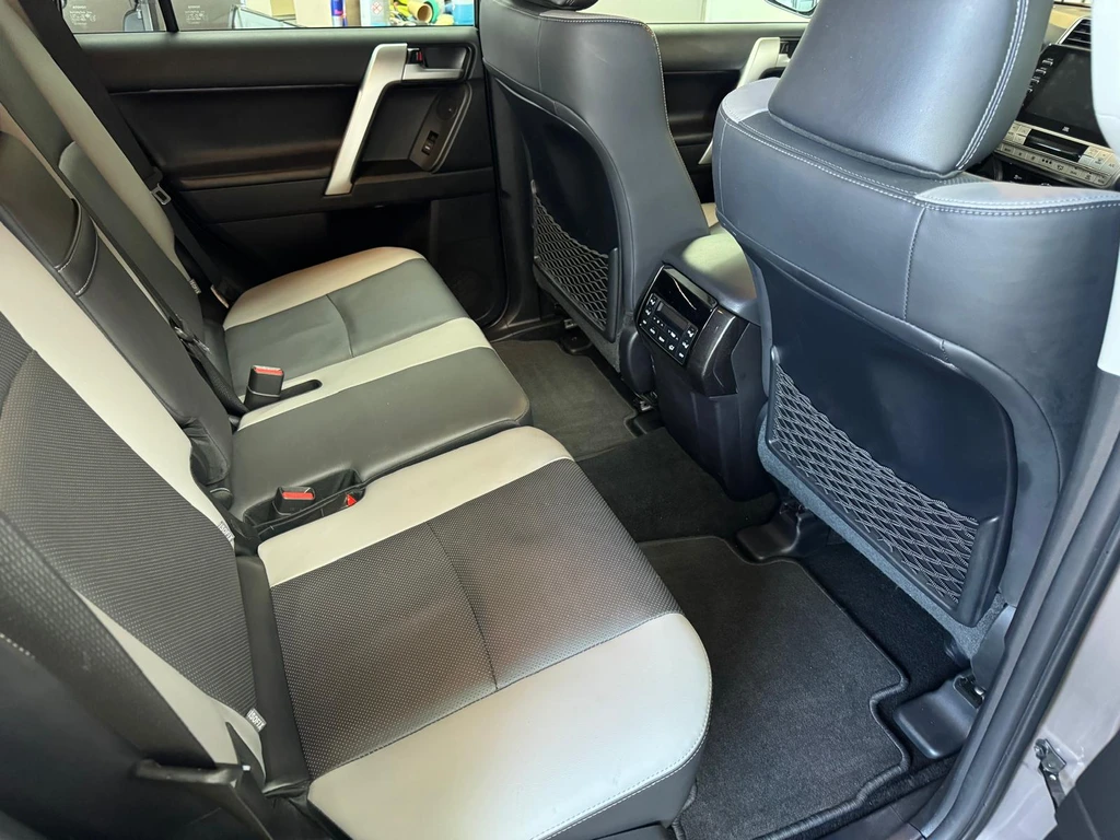 TOYOTA Land Cruiser 2.8TD Invincible – Image 7