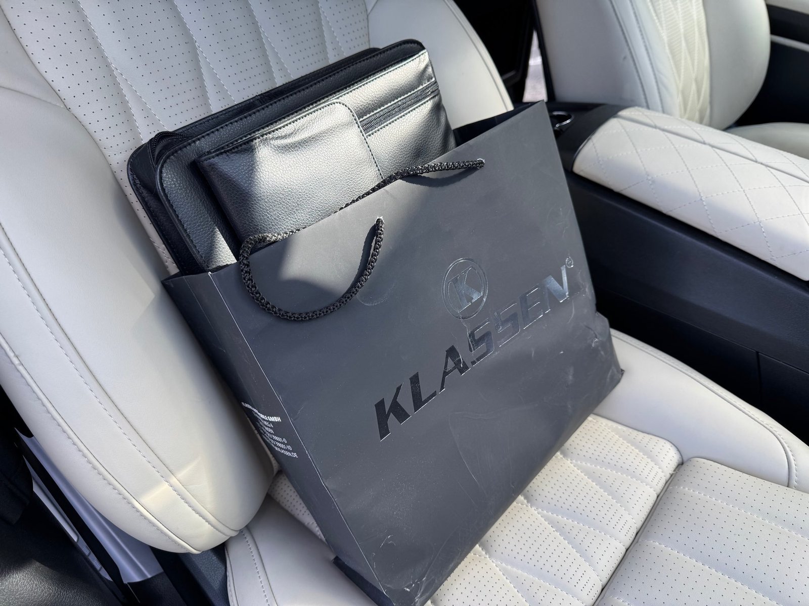 Mercedes-Benz V 300d AMG Line – Image 19