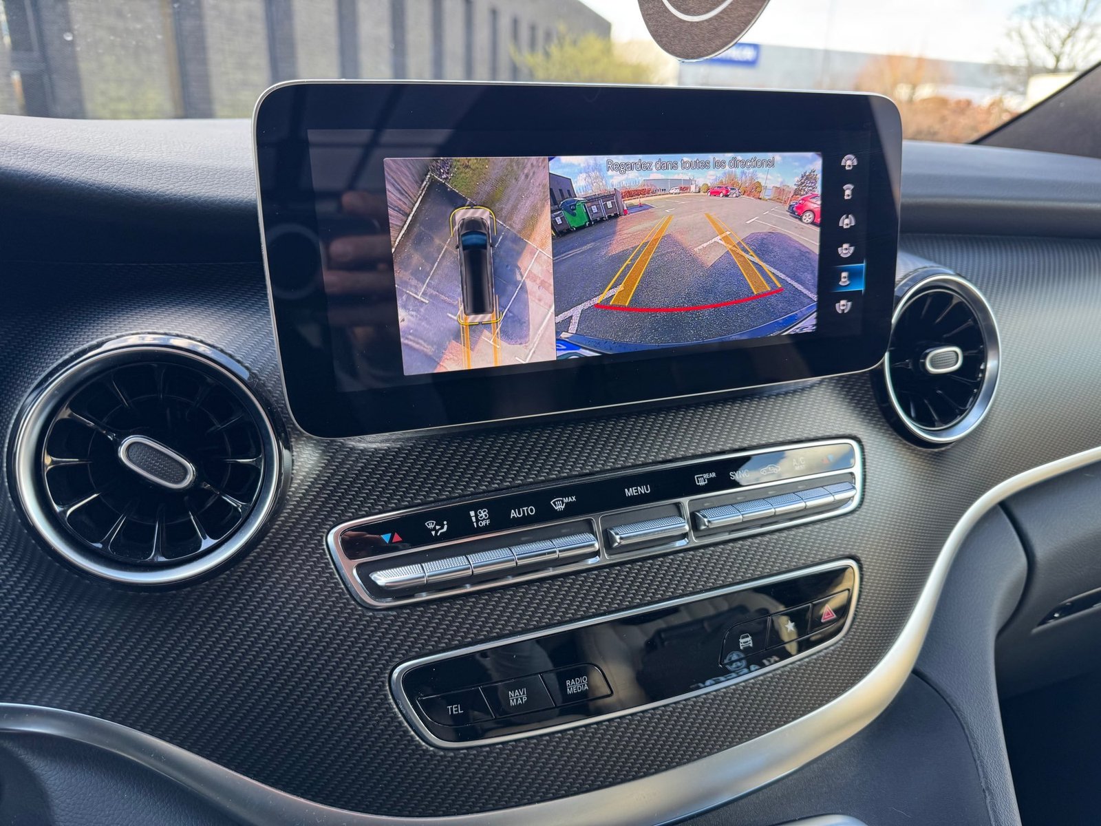 Mercedes-Benz V 300d AMG Line – Image 22