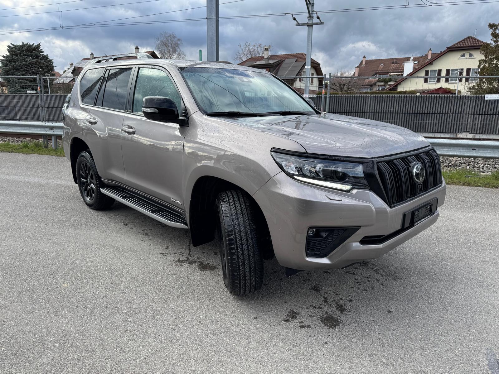 TOYOTA Land Cruiser 2.8TD Invincible