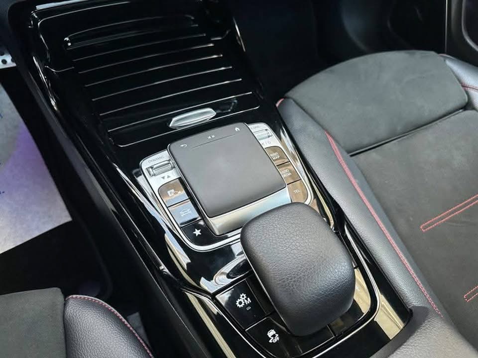 Mercedes-Benz CLA 35 AMG 4Matic – Image 13