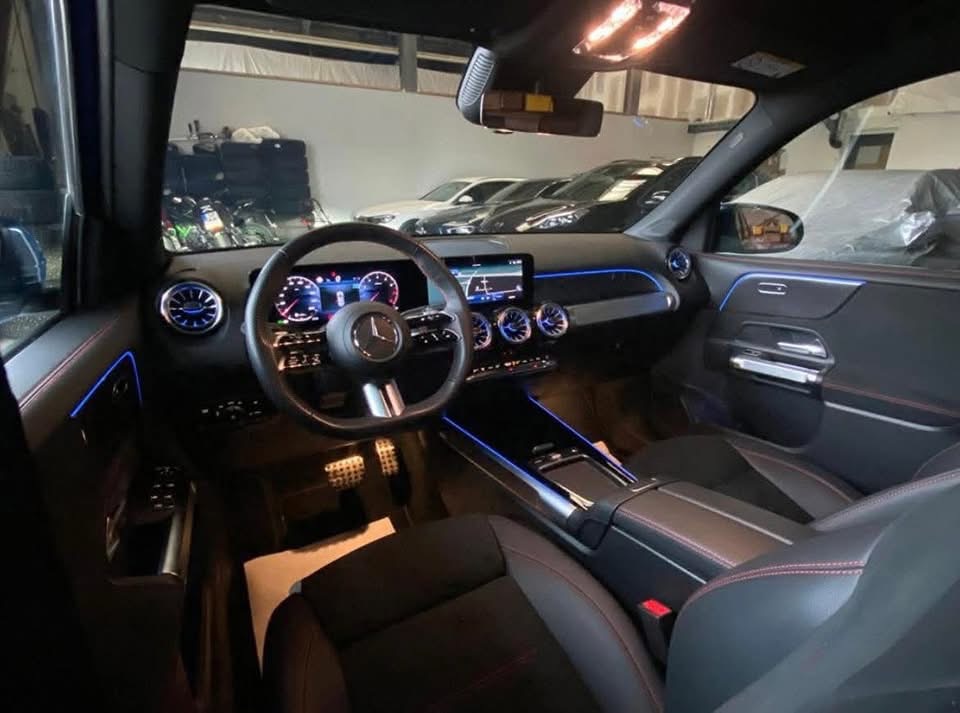 Mercedes-Benz GLB 200 AMG – Image 8