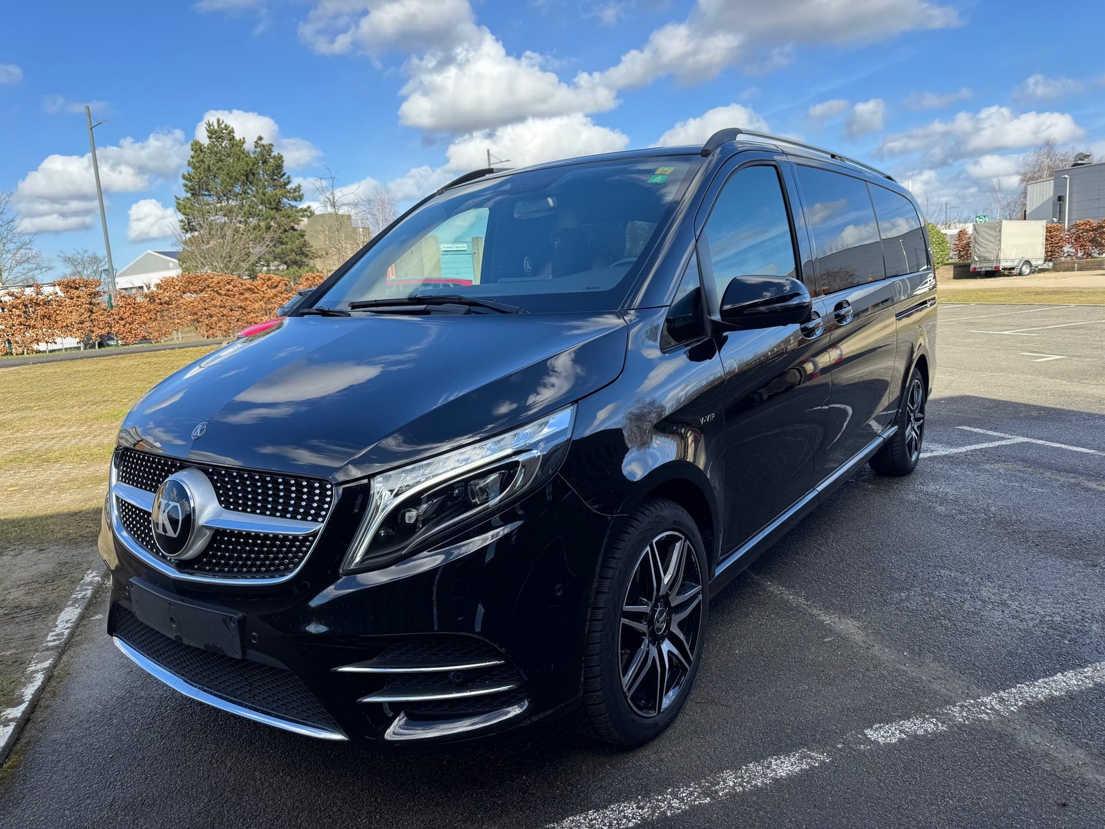 Mercedes-Benz V 300d AMG Line – Image 2