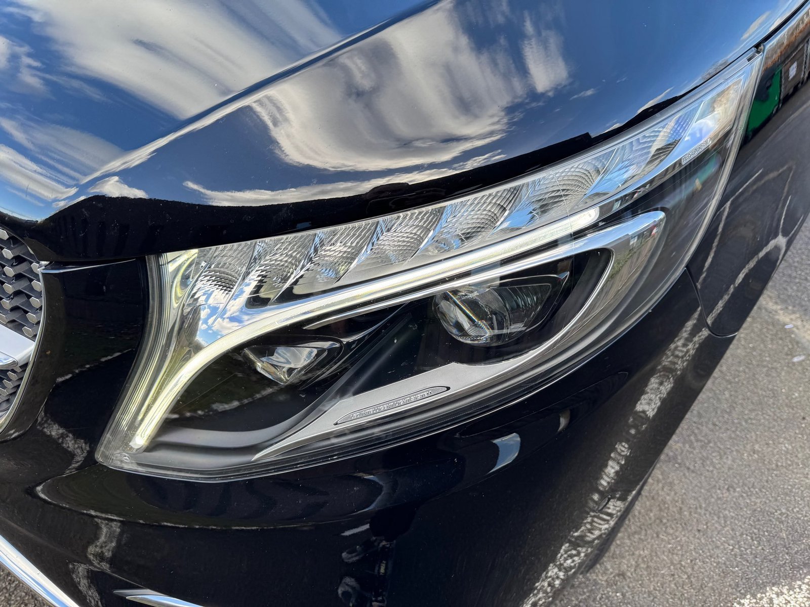 Mercedes-Benz V 300d AMG Line – Image 47