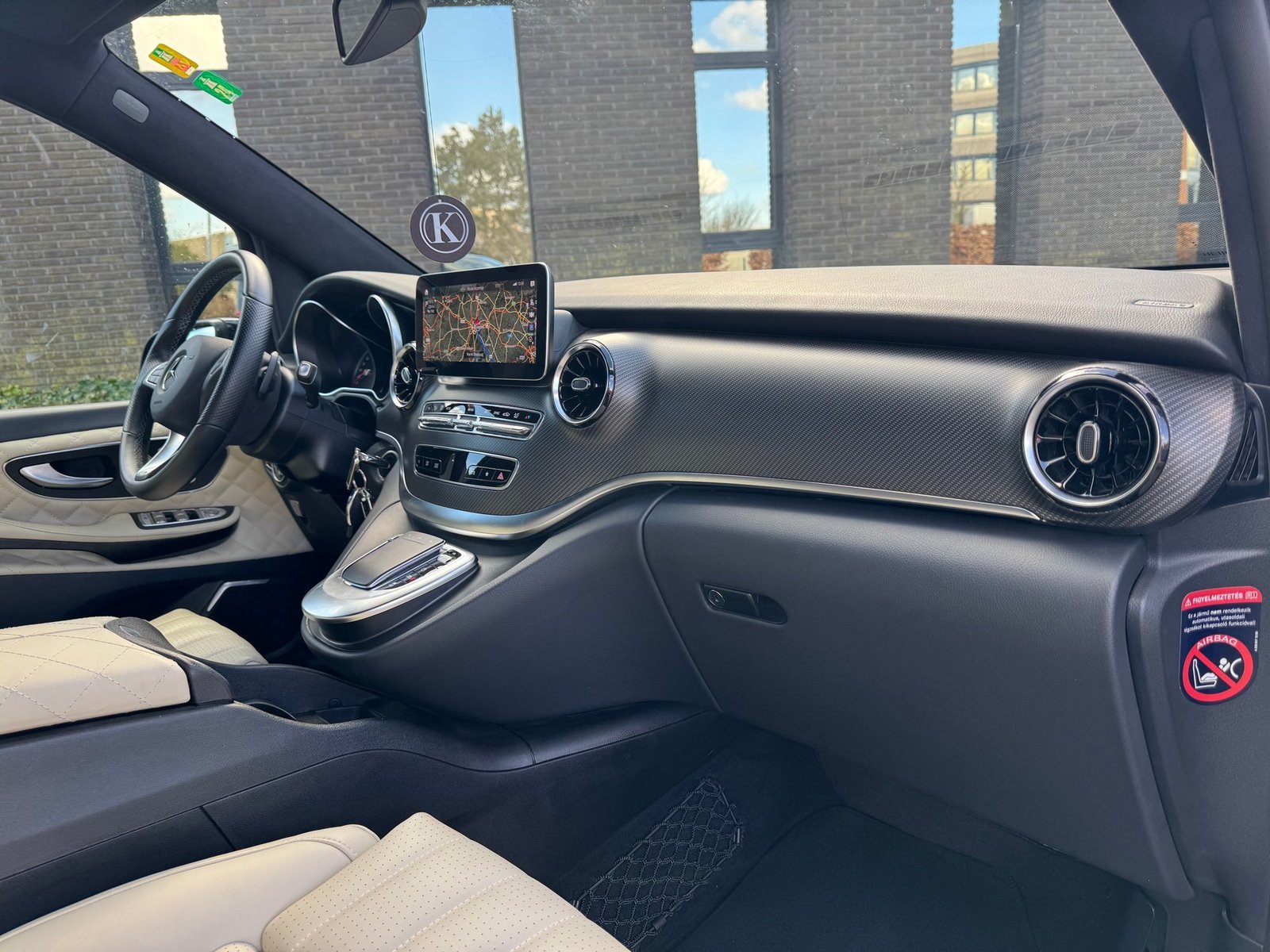 Mercedes-Benz V 300d AMG Line – Image 39