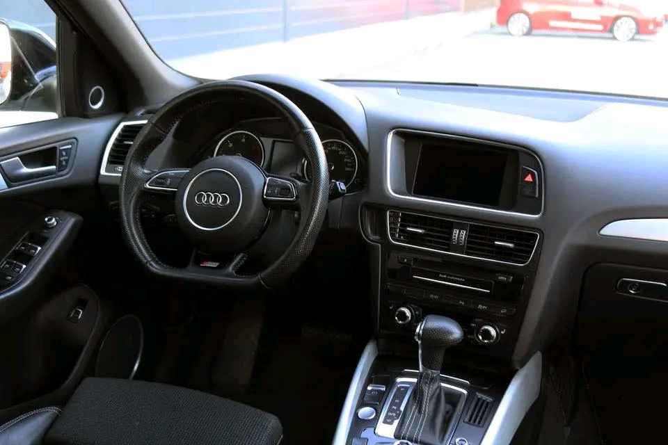 Audi Q5 S-LINE – Image 13