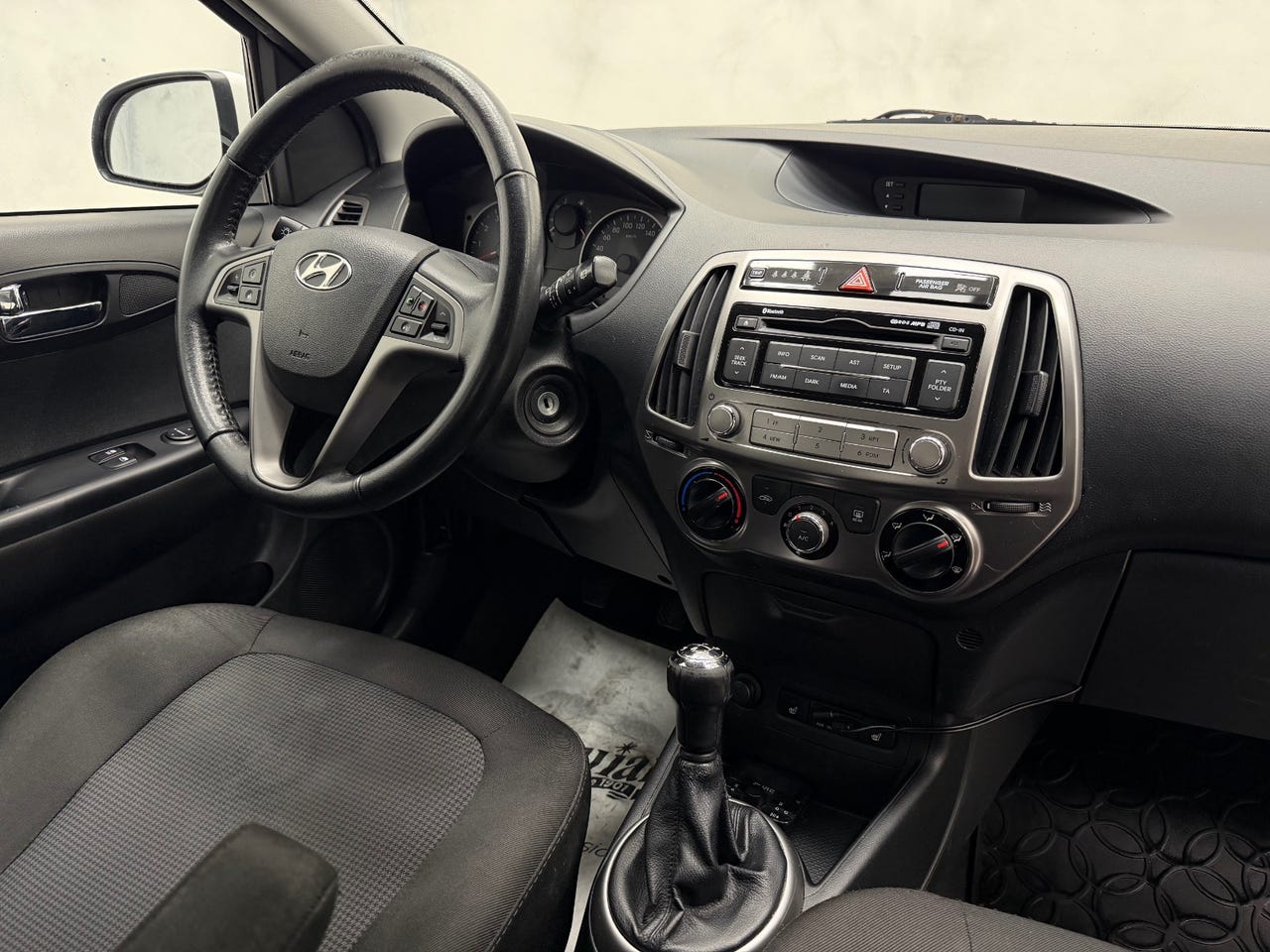 Hyundai i20 1.2 85 CV – Image 19