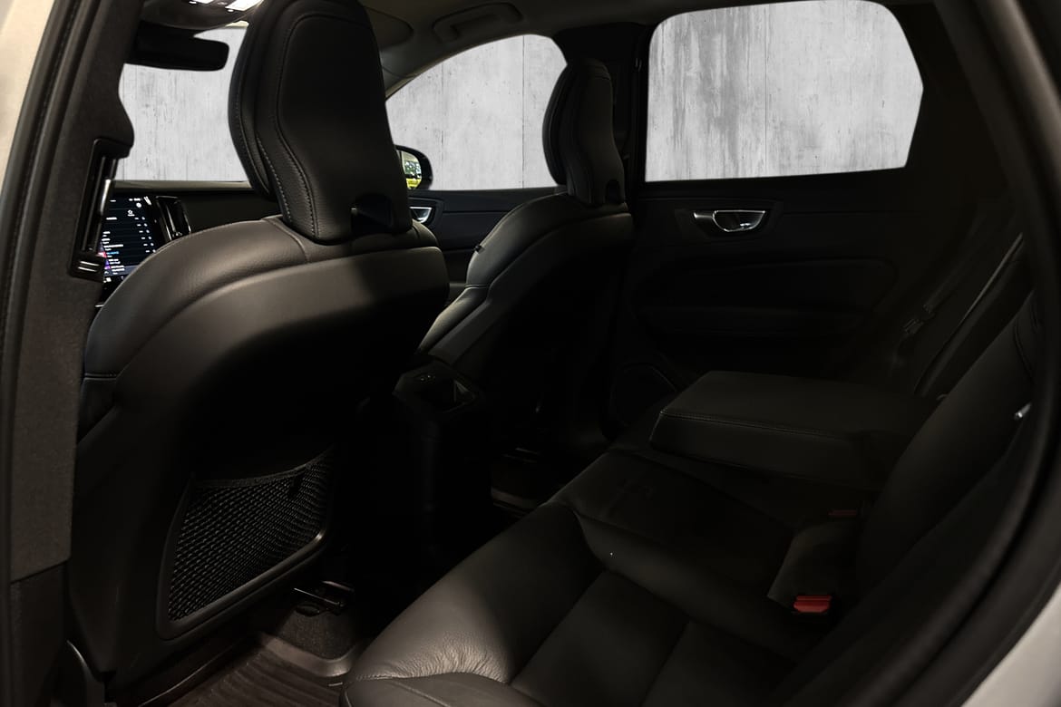 Volvo XC60 T6 Dark PLUS HYBRIDE – Image 27